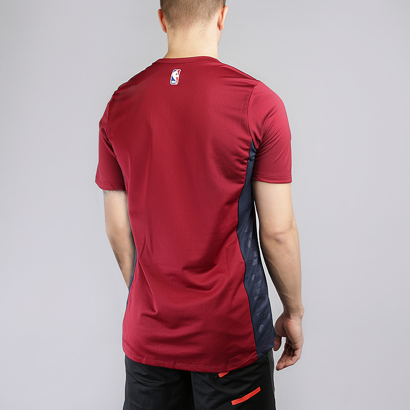 мужская бордовая футболка Nike Cleveland Cavaliers Hyper Elite Short-Sleeve NBA Top 856517-677 - цена, описание, фото 4